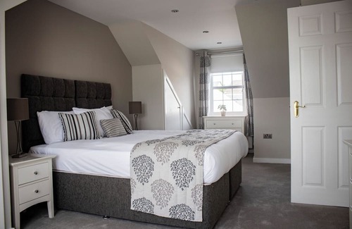 Troon Cottage | Cosy cottage, with on site amenities, minutes from Royal Troon Golf Club & beach