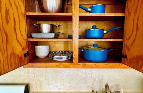 New Roads House | Pointe Breeze Kitchenette #16