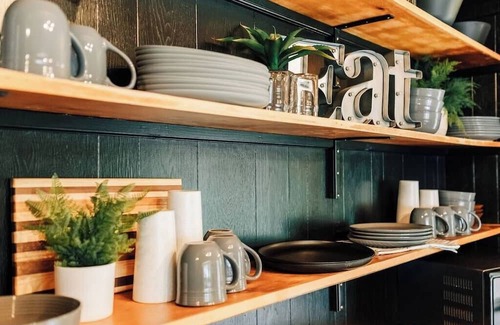 Galeton House | Canyon Creek Lodge | Riverfront, Pool + Grill