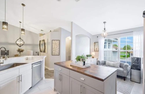 Fort Myers Condo | GORGEOUS 2 Bed/2Bath Condo: Golf Community Fort Myers, FL Pools, Laundry, Tennis