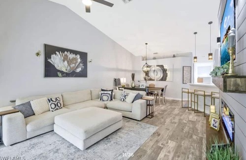 Fort Myers Condo | GORGEOUS 2 Bed/2Bath Condo: Golf Community Fort Myers, FL Pools, Laundry, Tennis