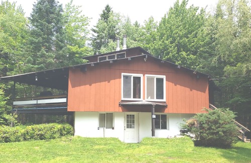 West Dover Ski Chalet | 4 Month Minimum! Winter Rental 1/2 mile to Mt Snow