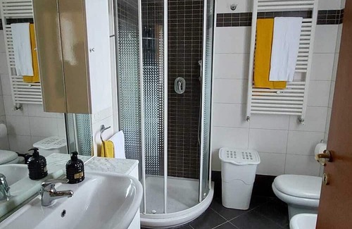 Siziano Apartment | the nest in the center