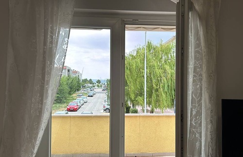 Omis Apartment | Two bedroom apartment with balcony and sea view Omiš (A-23341-a)