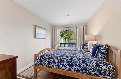 Lewisboro House | Charming 2.5 bedroom house with AC private beach front property on Lake Waccabuc