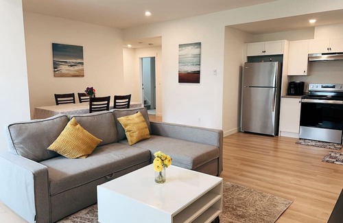 Willoughby House | Sunflower Brandnew Cozy Private Suite
