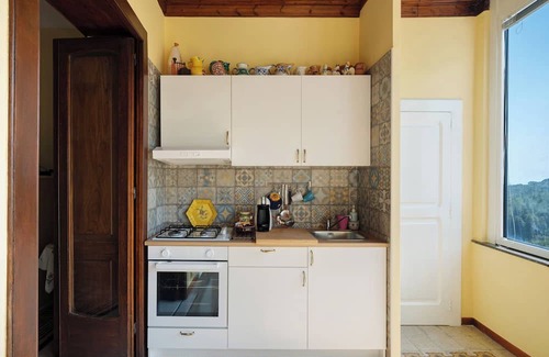 Cava de' Tirreni Apartment | Apartment 'Appartamento U' Vicariell' with Sea View, Shared Pool and Wi-Fi