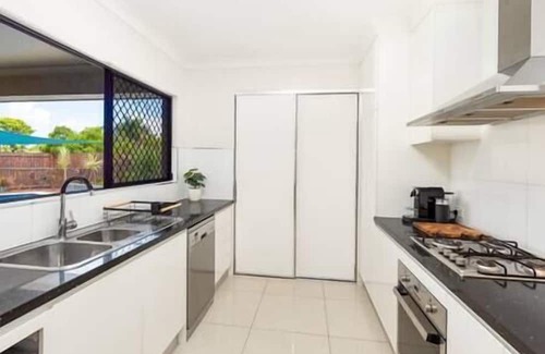 Smithfield House | Four BR Smithfield Serenity, Pool, Pool Table & Pets