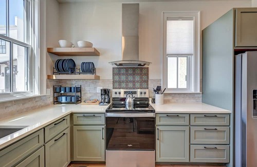 Buena Vista House | This 4-bedroom, 3.5-bathroom southwest-inspired residence sleeps up to 8 guests