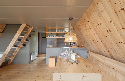 Bolvir House | Holiday Home 'Cabanya Amb Encant' with Mountain View, Terrace and Garden