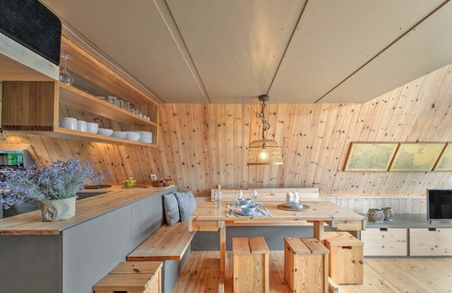 Bolvir House | Holiday Home 'Cabanya Amb Encant' with Mountain View, Terrace and Garden