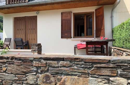 Bagneres-de-Luchon House | Maison Proche du Centre Ville et Lac, Terrasse Jardin, Parking