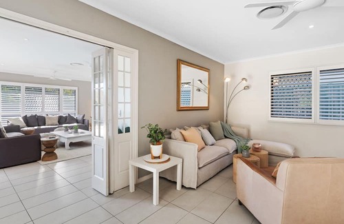 Buderim House | Resort Style 5 bedroom stunner with pool 5 minutes to Mooloolaba beach