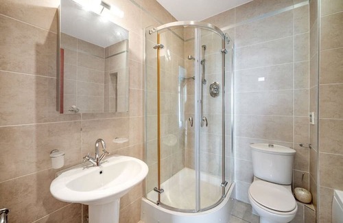 Sutton Cross Apartment | Spectacular Huge Howth Beachfront Apartment