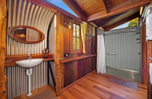 River Heads Cabin | Mango Lodge romantic cabin at River Heads near Fraser Island