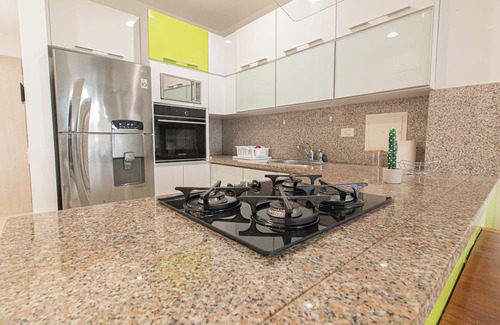 Manga Apartment | Guest Friendly 2-bedroom 2BA Apartment in brilliant Cartagena with AC, WiFi