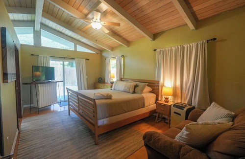 Waialee House | Secluded Pool House with Ocean Views on North Shore