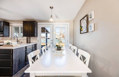 Murray House | A beautiful 4-bdr/2.5-ba house located between downtown and the mountains.