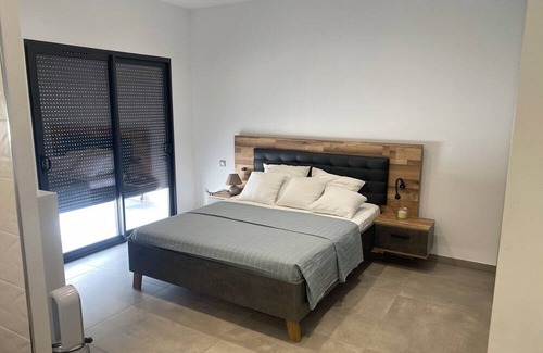 Saint-Dionisy Villa | 3-bedroom villa with pool