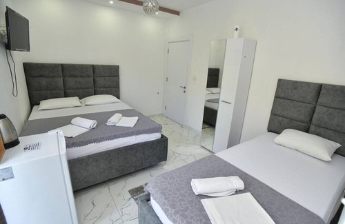 Gjerana Apartment | Studio w Balcony 6 min to Beach in Montenegro