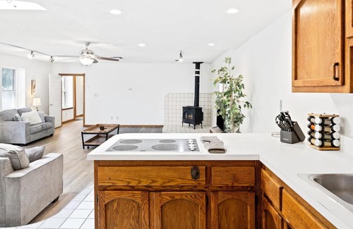 Baker Street House | Bright and Spacious Back House