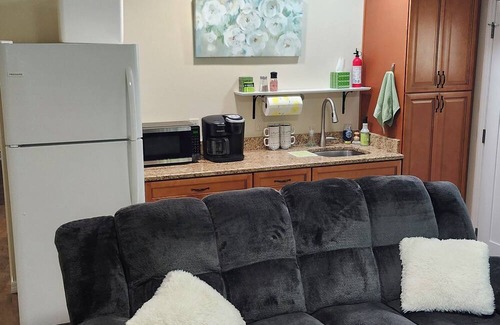 Lecanto House | Quiet 1 bedroom close to everything but off the main road. Pet friendly.