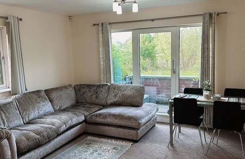 Cambourne Apartment | Inviting 2-Bed Apartment in Cambridge