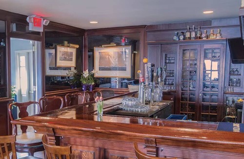 Jamestown Resort | Resort Room for 2-4 People - Jazz Fest Weekend! Everything on site that you need