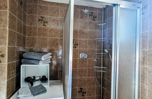 Oberlengenhardt Apartment | Ferienwohnung Wiesenblümle mit Terrasse, Garten & Naturnähe, 2-4 Personen, 54qm