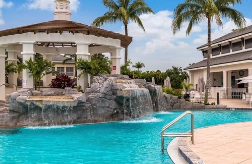 Vanderbilt Beach Condo | Stunning condo with laid back coastal vibe immediately available for rent!