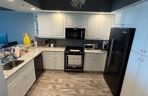 Vanderbilt Beach Condo | Stunning condo with laid back coastal vibe immediately available for rent!
