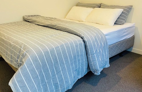 Petone Apartment | Private Ensuite Room in Petone.