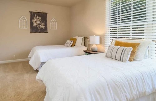 Hot Springs Village House | One Level, Spacious Townhome On Beautiful Golf Course.