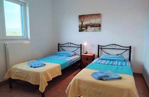 Raftis House | Spacious retreat with superb views and sucluded garden, 10 mins drive to beach.
