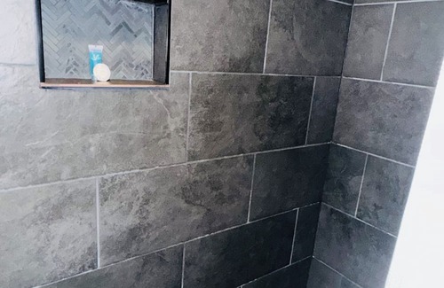 Birch Run Township Cabin | Unit 4 LODGE Secluded Woodsy Lodge Retreat with Modern Comforts Near Frankenmuth