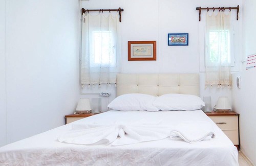 Koycegiz House | Vacation Flat w Pool Garden Patio BBQ in Mugla