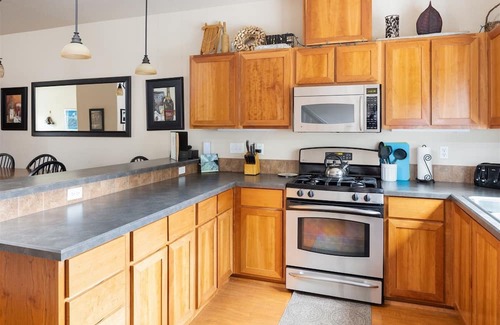 Government Camp Ski Chalet | Chalet 90 at the Official Collins Lake Resort