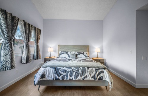 Rancho del Rey House | Cozy home, Game Room, Close to: Mall, Downtown, Mexico, Beach, WiFi, Crib, Urban