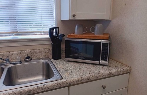 North Little Rock Condo | King Bed 1 BR Apartment Close to Downtown