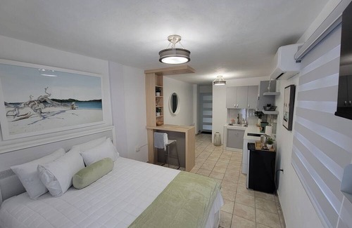 Mayaguez Pueblo House | Central Location in the West of the Island