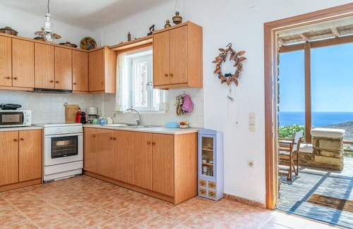 Agios Ioannis House | Holiday Home 'Aegean'stop View' with Sea View, Private Garden and Wi-Fi