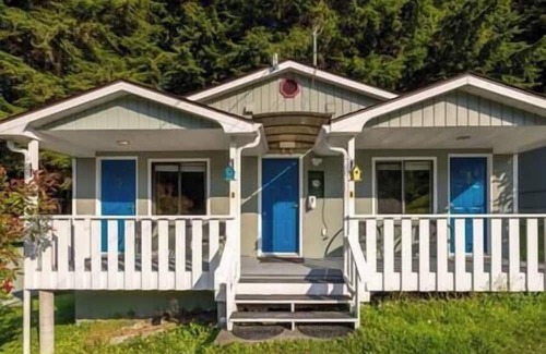 Alert Bay Cabin | (D) Sterling Standard Cabin
