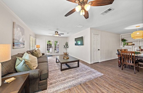 Shoreacres House | Charming La Porte Retreat with Outdoor Living Space