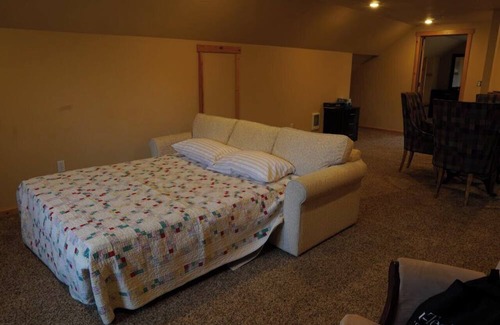 Loon Lake Cottage | Private Cottage in the woods, between Loon and Deer Lake, overlooking the meadow