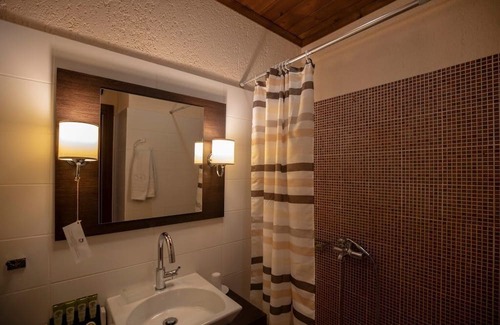 Eptalofos Condo | Eptalofos Guesthouse - Triple Haven with Balcony