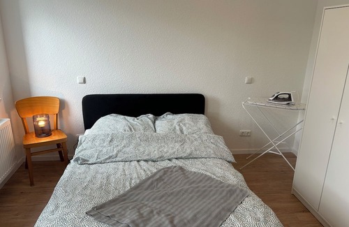 Alsdorf Apartment | Diese Unterkunft Befindet Sich Über Einem Restaurant und Wurde 2024 Kernsaniert