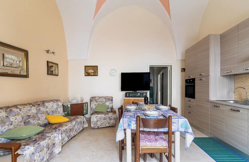 Specchia Apartment | Apartment 'Contrada Puzzunovu' with Balcony and Air Conditioning