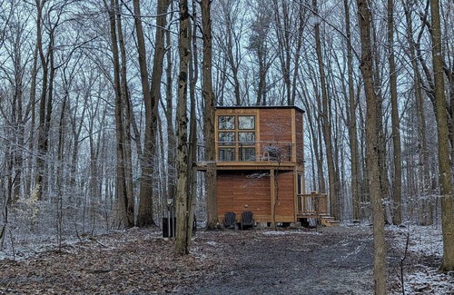 West Lincoln Cabin | Modern Cabin in the Woods