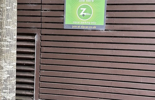 Woolwich Apartment | A Two Bedroom Flat in Greater London; Ideal for professionals/ family/students