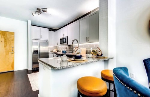 Lincoln Square Lofts Apartment | Luxury One Bedroom Rental in Lone Tree